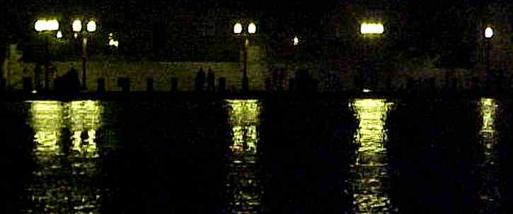 1lightsinwater02.jpg