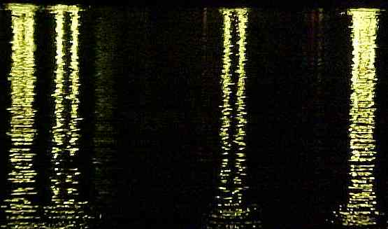 3lightsinwater02.jpg