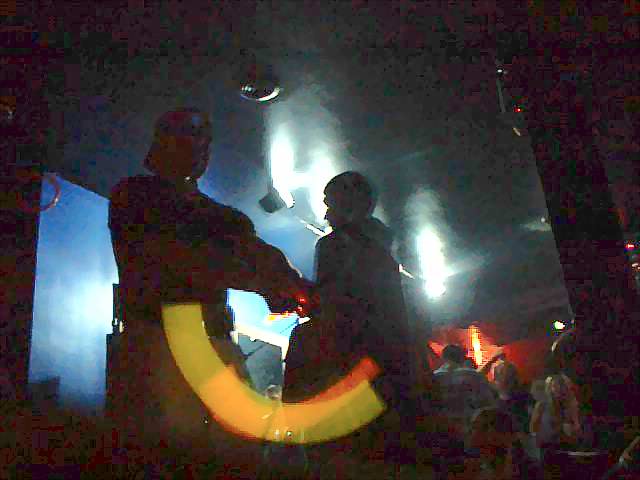 rave_a02.jpg