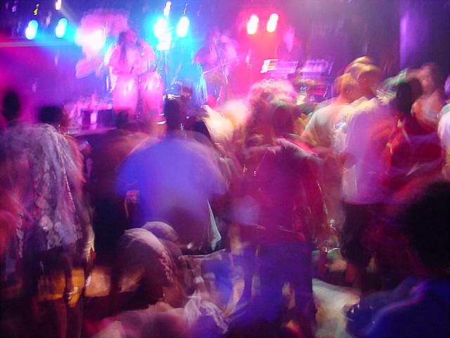 03_group_rave04.jpg